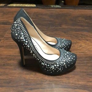 Women’s bling heals